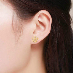 14K Yellow Gold Polished Snowflake Stud Earrings